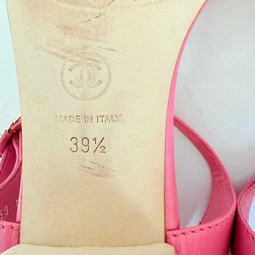 Chanel 20S Pink Quilted Lambskin CC Chain Thong Sandals Gold Hardware EU 39.5 - Picture 10 of 11